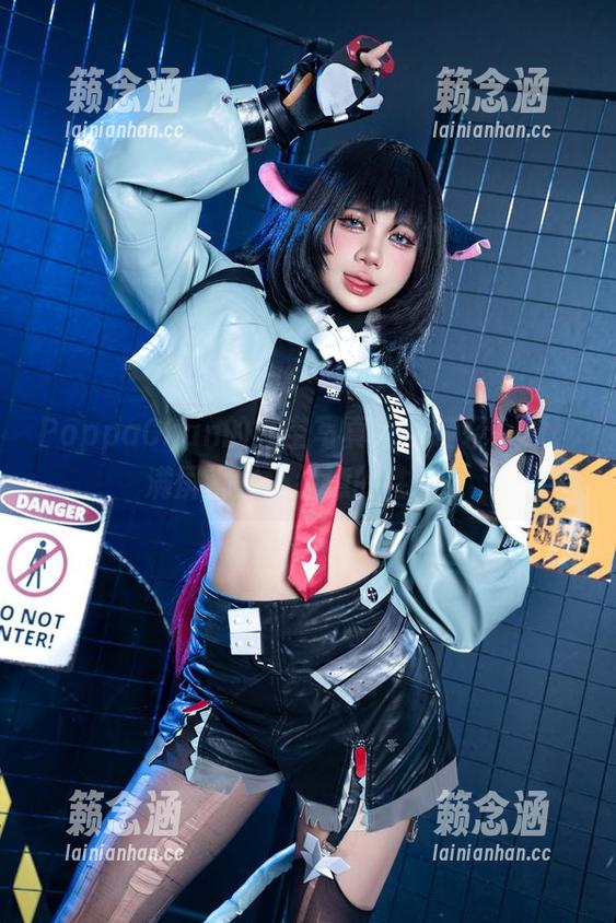 PoppaChan PoppaChan的镂空写真秀,轻轻一撩,满屏都是不经意的性感!