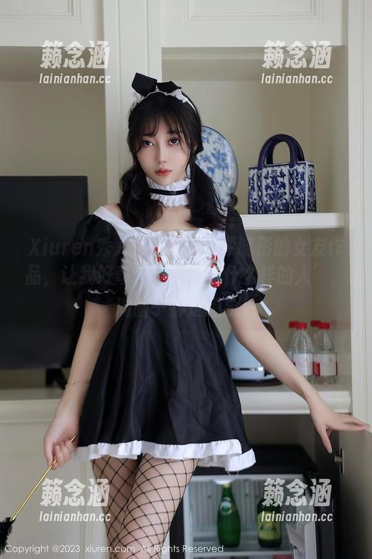 Xiuren秀人网 - Elise谭晓彤的女友作品，让我好奇‘她平时是什么样的人’，满脑子都是想象！
