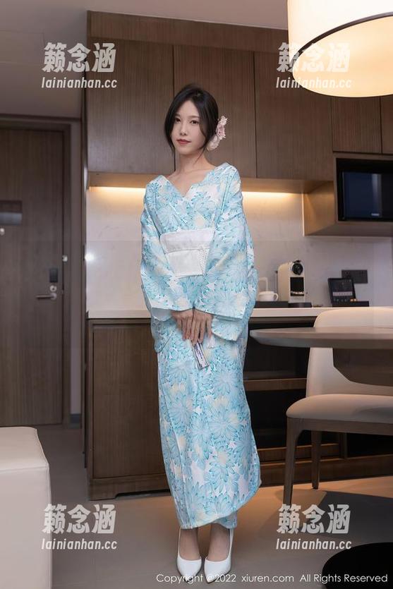 Xiuren秀人网 - 夏馨瑶居家合集：家里没任何装饰的日子，竟然成了我的专属写真馆，这我觉得不赖。