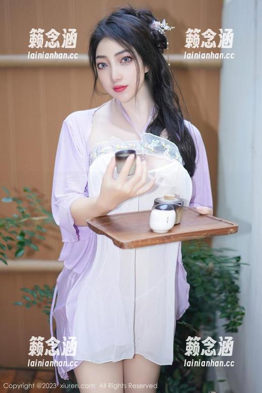 Xiuren秀人网 - 看！大美媚京穿短裤的高清原图，好像夏天都变得热情奔放！