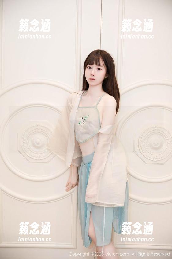 Xiuren秀人网 - 徐莉芝Booty的海南岛旅拍最新图册：海风、阳光、还有她那神奇的“沙滩魔法”！