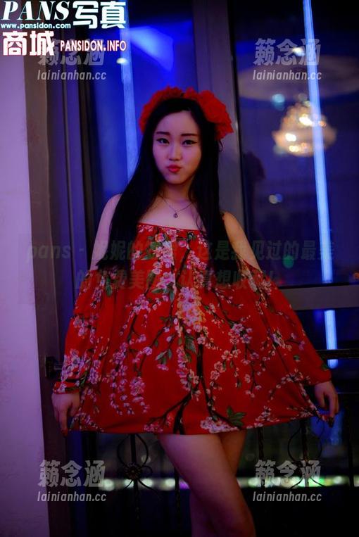 pans - 妮妮的短裙，这是我见过的最美的免费美图，认真想收藏！