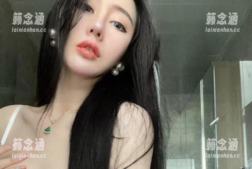 不爱笑的赛琳 微密圈 - 不爱笑的赛琳黑丝连体写真:你以为只是黑丝?错!每一个角度都是惊喜。