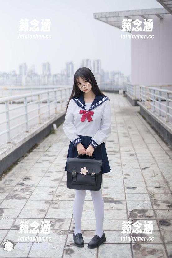 兔玩映画 兔玩映画带你沉浸在黑色制服的定制写真世界,谁说制服不性感?