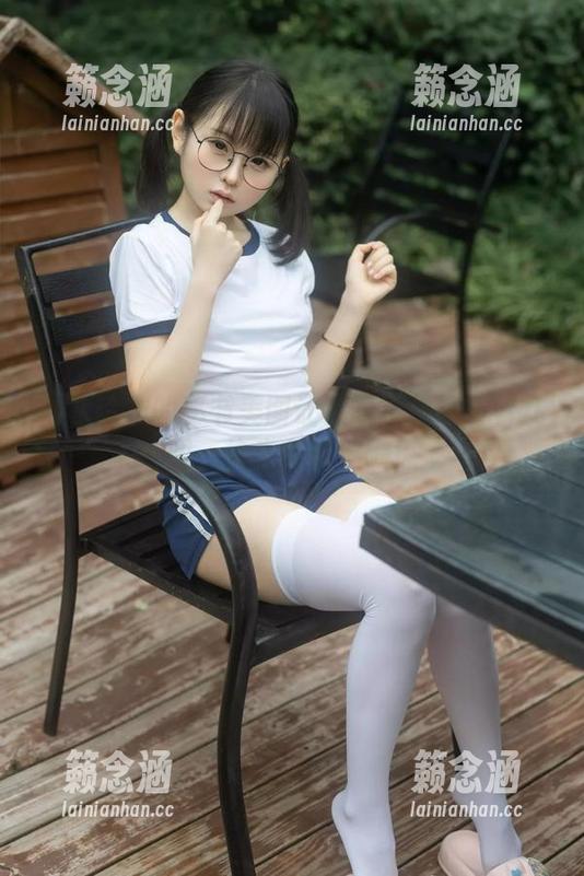 幼水铃衣的秘书美图让你忍不住想多看几眼，快来免费瞧瞧！