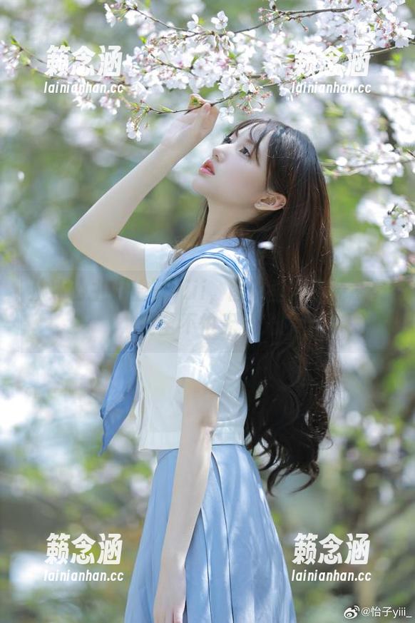 怡子yiii 从冰公主到怡子yiii,图包里的不经意美,完全不怕无圣光!