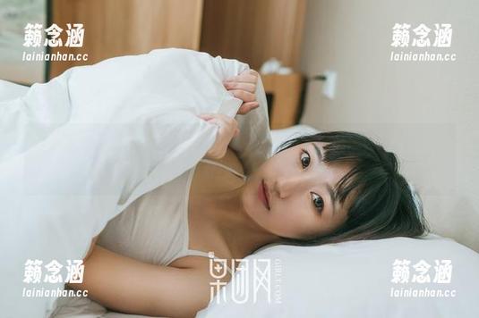果团网-莫雅淇 果团网 - 点开莫雅淇的红裙在线合集,看看她是怎么把简单的裙子穿出火花的?