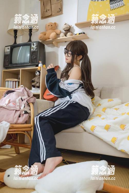 神沢永莉 神沢永莉校园写真:高清捕捉,每一帧都是故事!