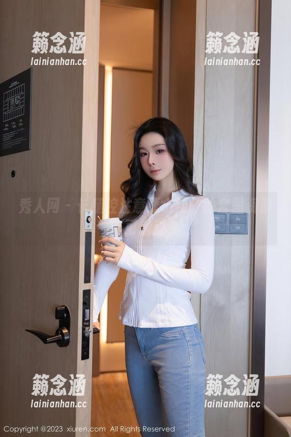 秀人网-小纯子 秀人网 - 长腿控注意!小纯子的套图资源不可错过。