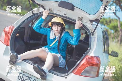 看！落落Raku的自拍原图，她在这里,你看到了什么？