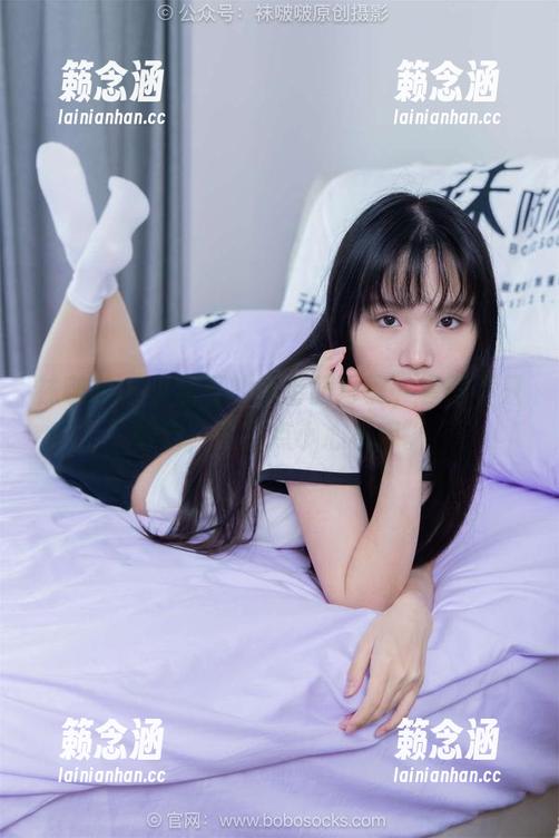 袜啵啵-小甜豆 袜啵啵 - 小甜豆的护士服写真,套图不只好看,还有点小心机哦。