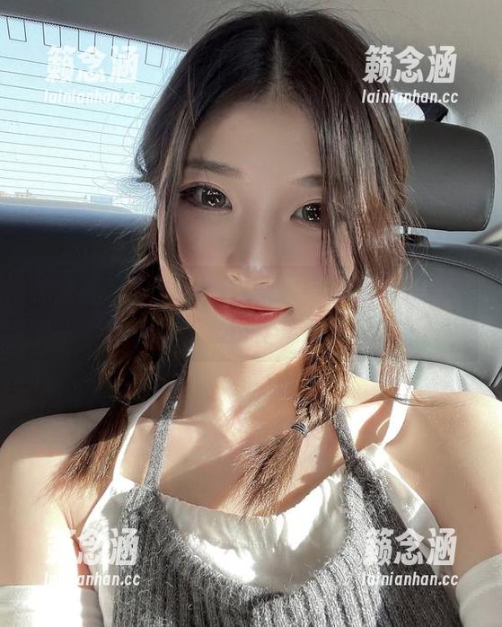 陈妮妮UNI 微密圈 - 从校园到镜头,陈妮妮UNI的写真让你怀念那年年少轻狂!