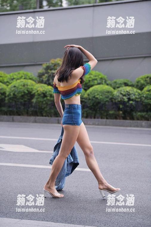 魔镜街拍-婷婷 魔镜街拍 - 闲着也是闲着,看婷婷的灰裙与午后微风合集